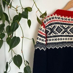 Vintage hand knitted wool sweater size small